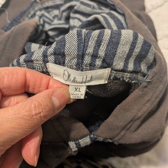 Oli & Hali Grey Denim Star Hoodie - Picture 5 of 6